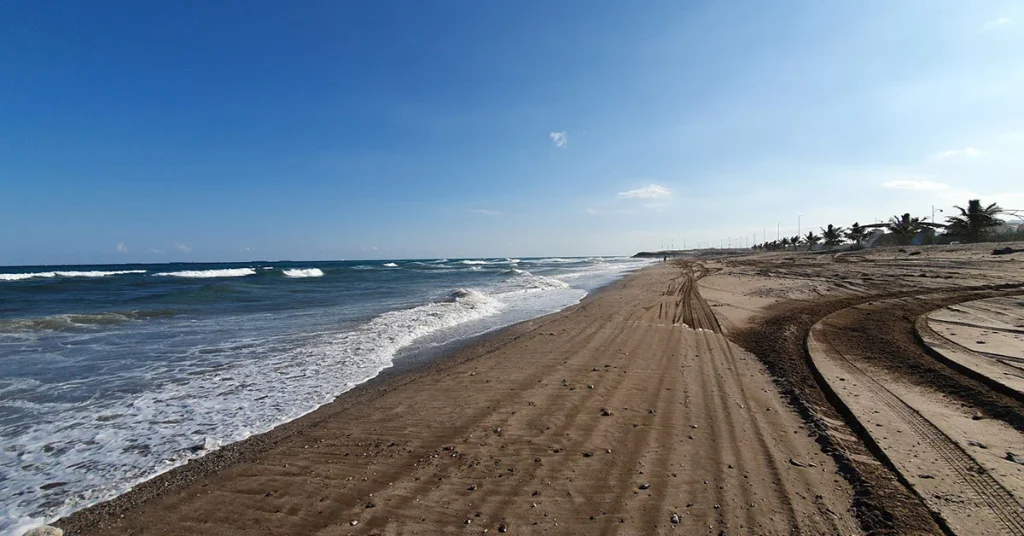 Al Khan Hidden Beach (Far End Area) Arab1ae