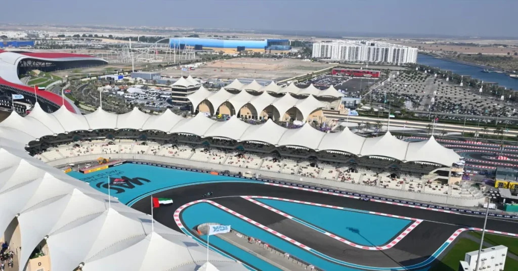 Yas Marina Walking Area Arab1ae