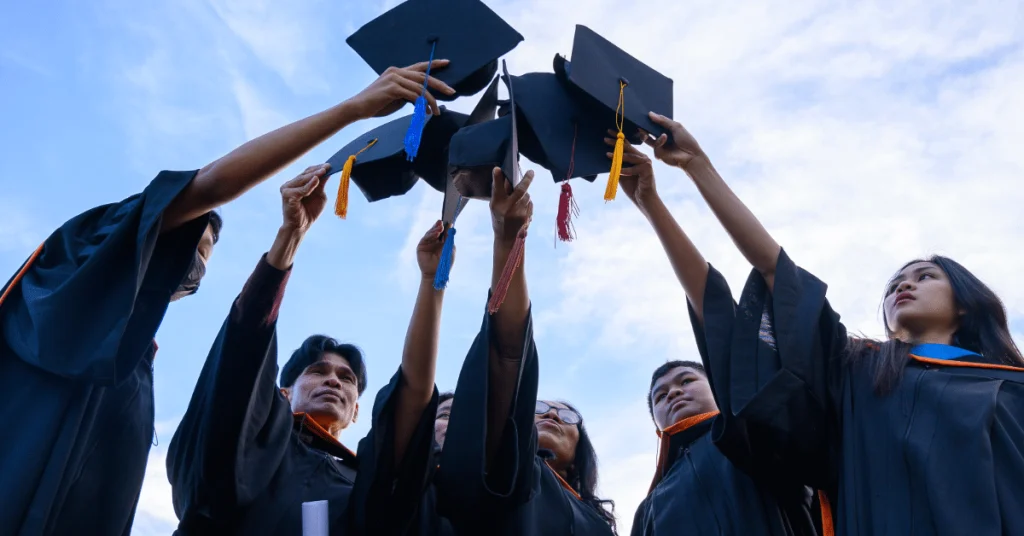 Outstanding Students and Graduates UAE visa arab1.ae