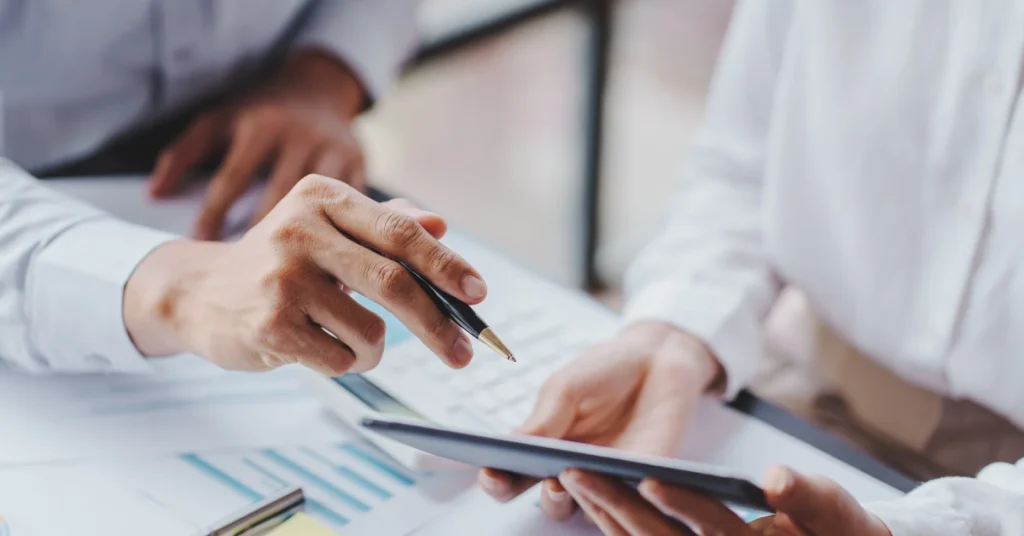 Choosing the Right UAE Business License arab1.ae